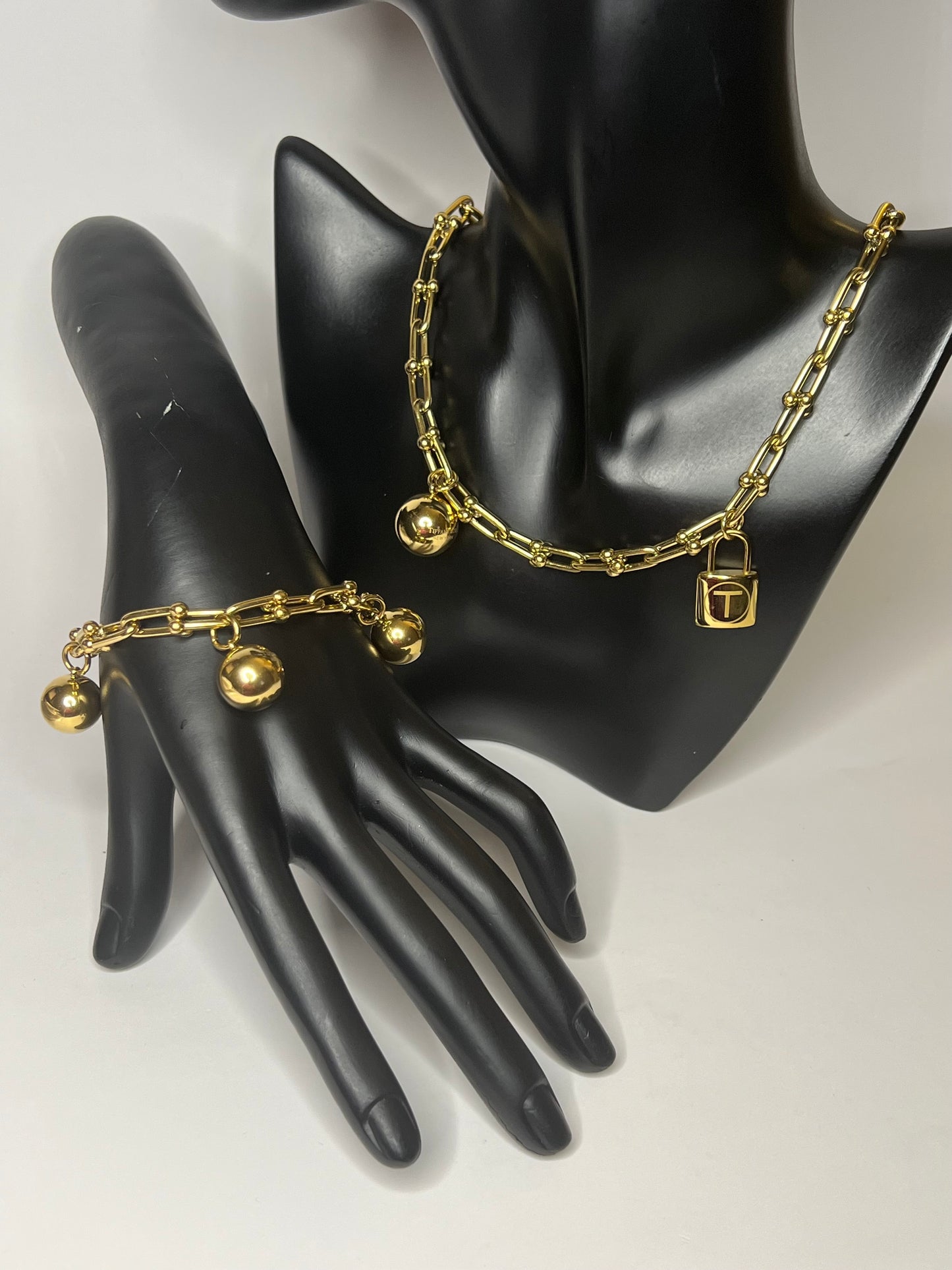 Gold Necklace and Bracelet Set