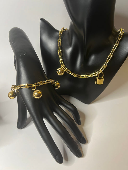 Gold Necklace and Bracelet Set