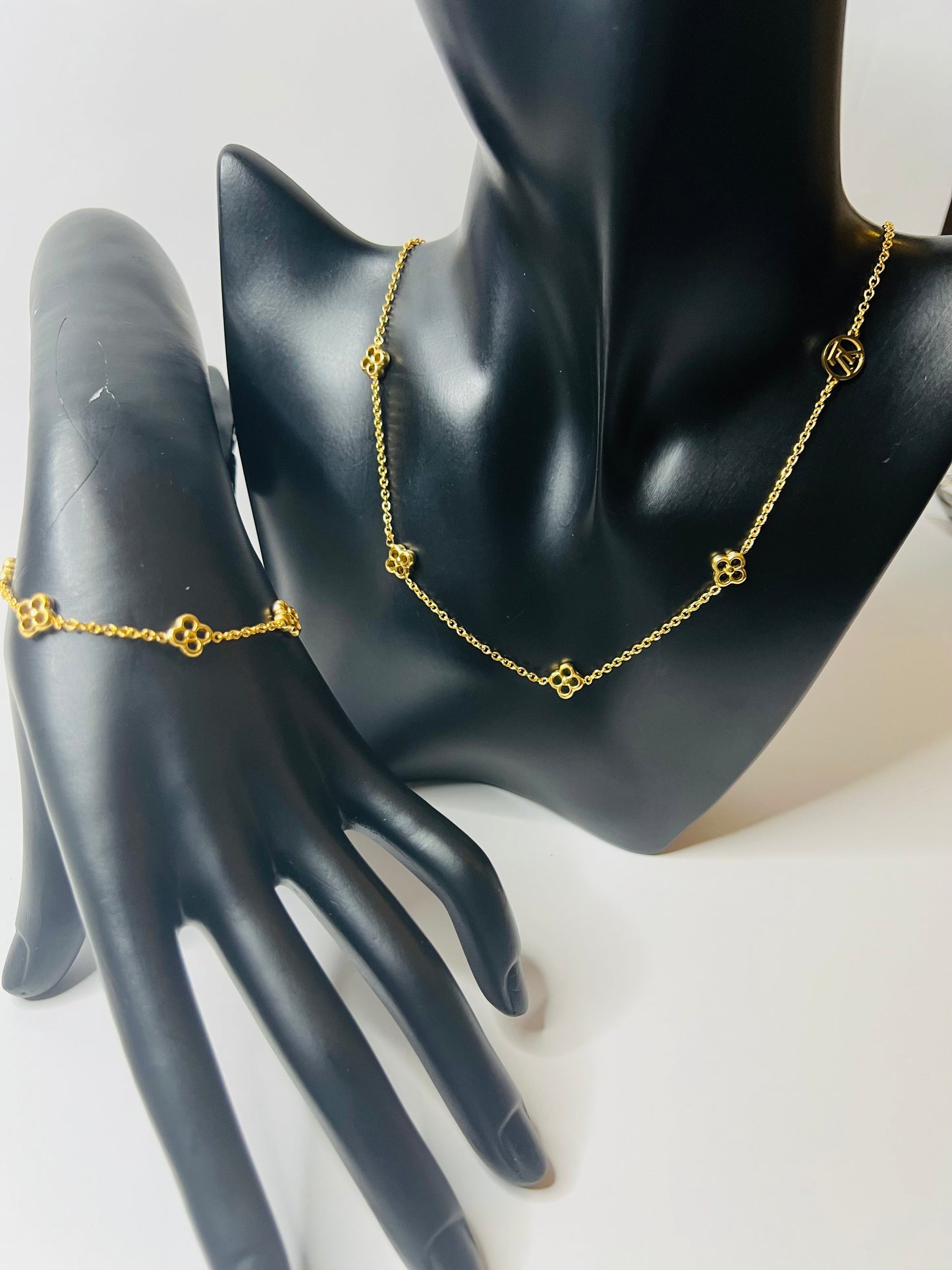 Gold Necklace and Bracelet Set