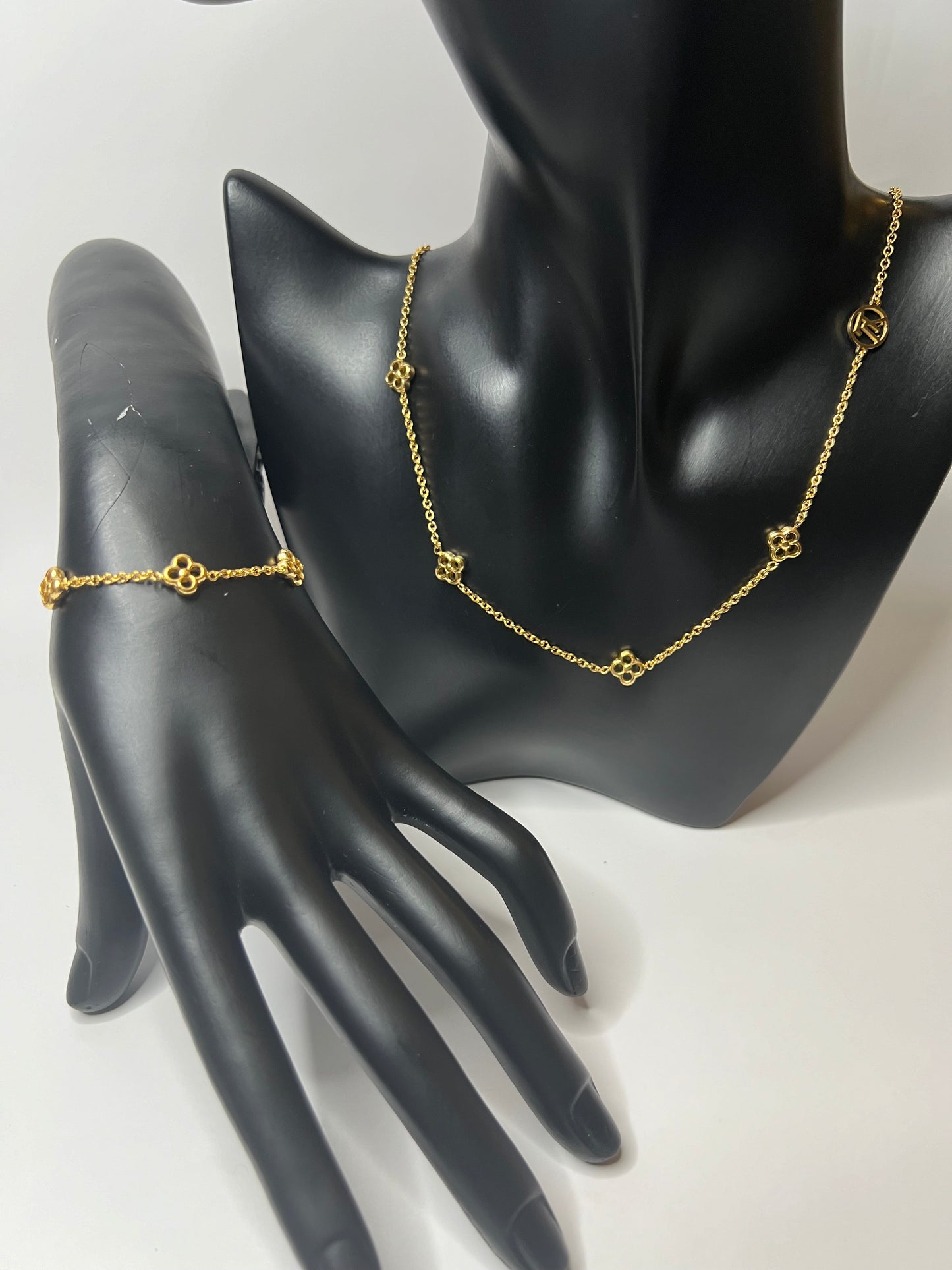 Gold Necklace and Bracelet Set