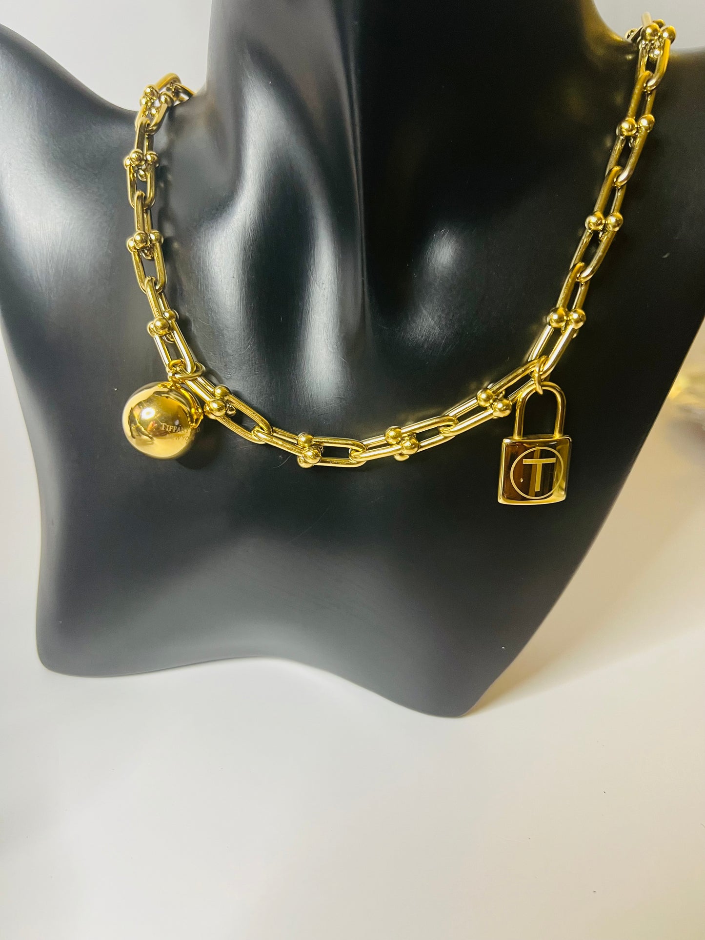 Gold Necklace and Bracelet Set