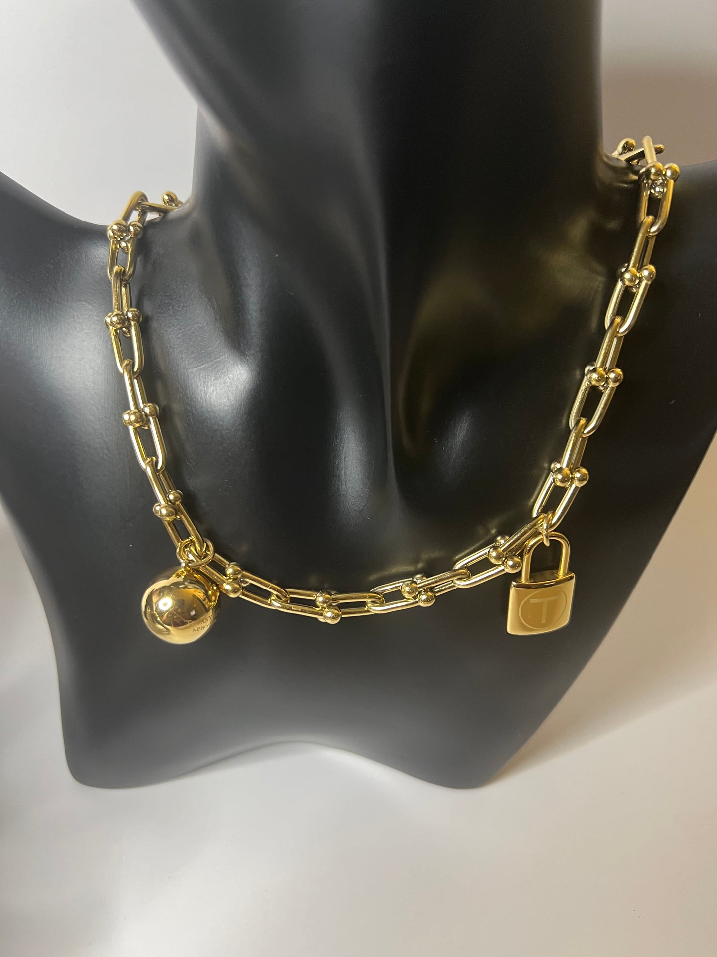 Gold Necklace and Bracelet Set